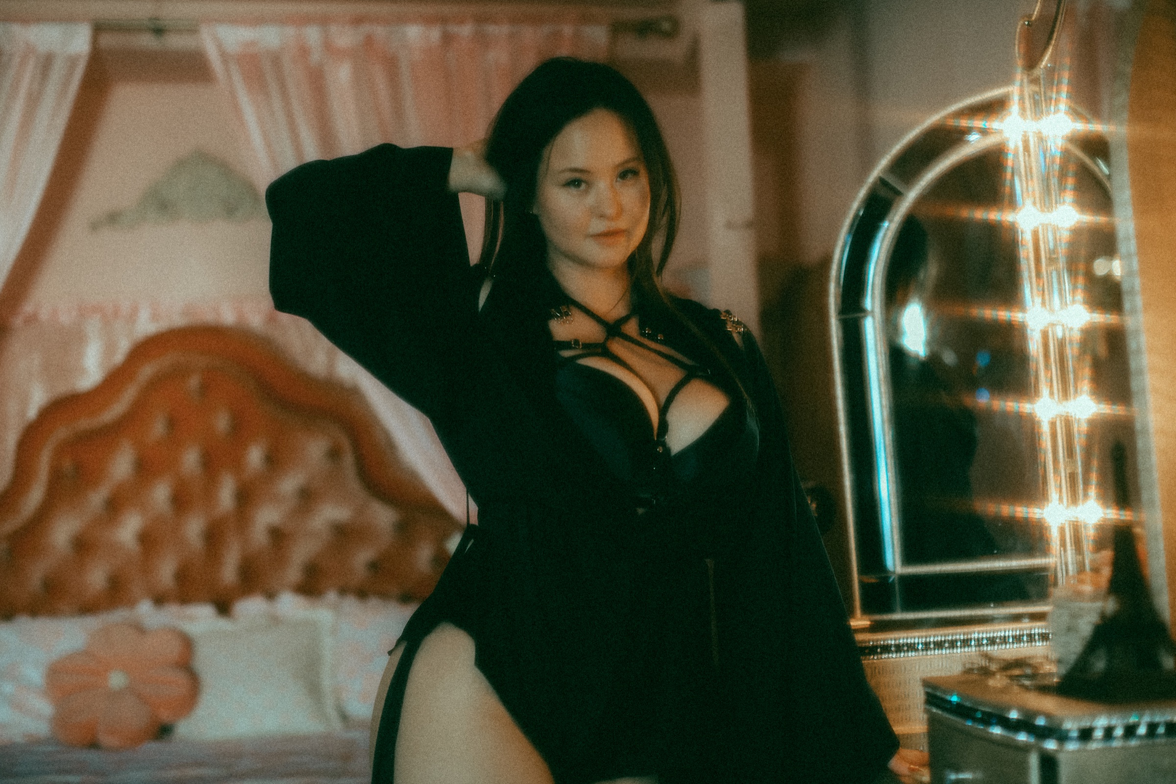 Dominatrix Akira editorial 2